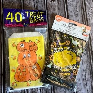 PACK OF 2 VINTAGE 1995 HALLOWEEN TREAT BAGS 80 BAGS TOTAL